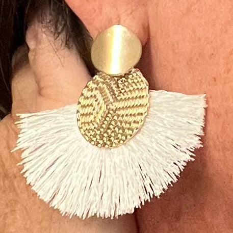 Aros con flecos españos blanco con dorado