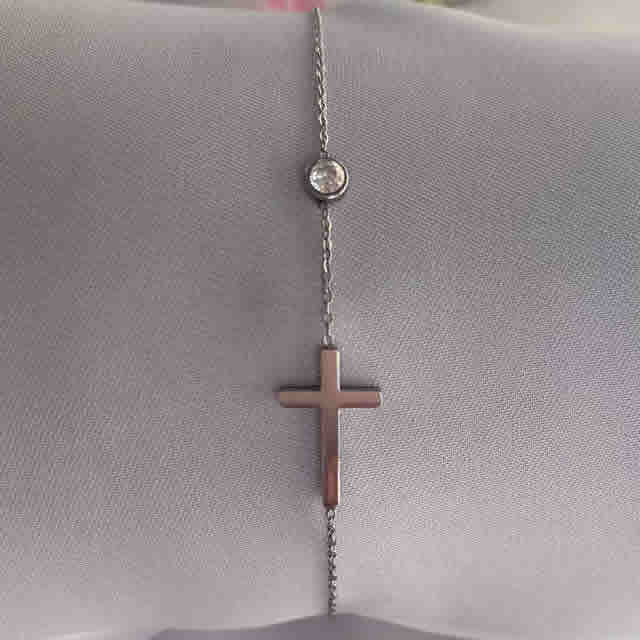 Pulsera de cadena con cruz y circón plateada plateado de acero quirúrgico