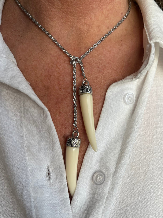 COLLAR COLMILLO SALVAJE PLATA