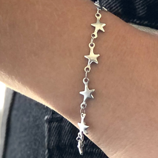 Pulsera con estrellitas continuas plateado de acero quirúrgico