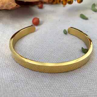 Pulsera esclava lisa abierta dorada dorado de acero quirúrgico